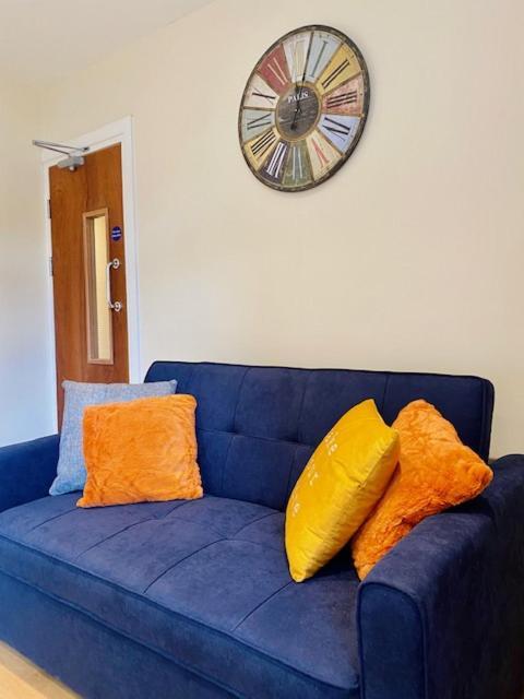 Cannock House ~ 4 Bedrooms All With Ensuite. Rugeley Exterior foto
